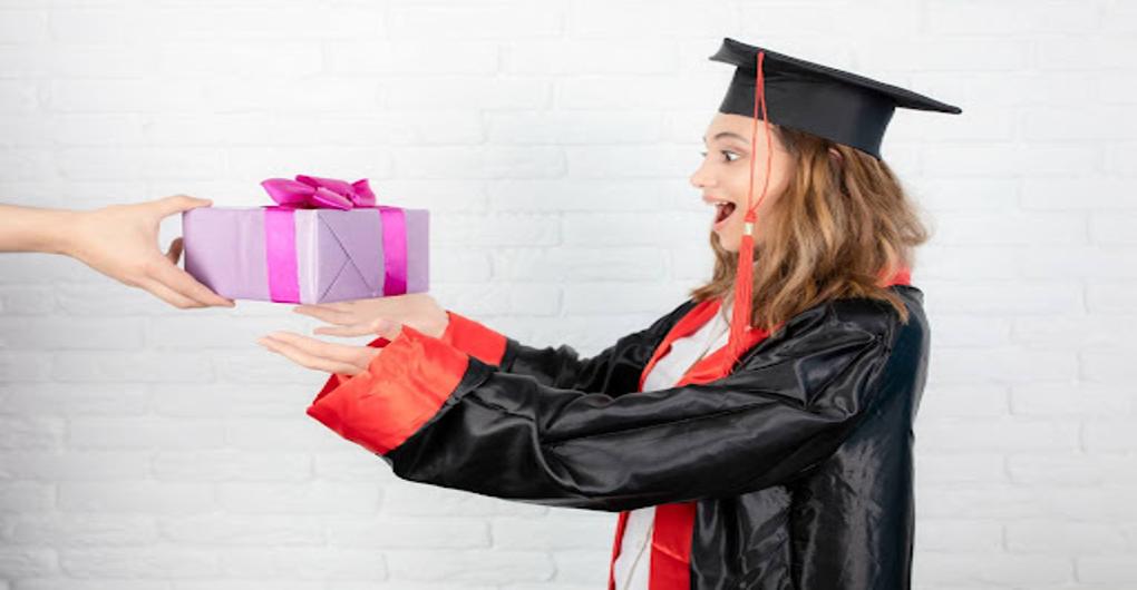 Graduation Gift Ideas | 10 Personalized Gifts from Black’s